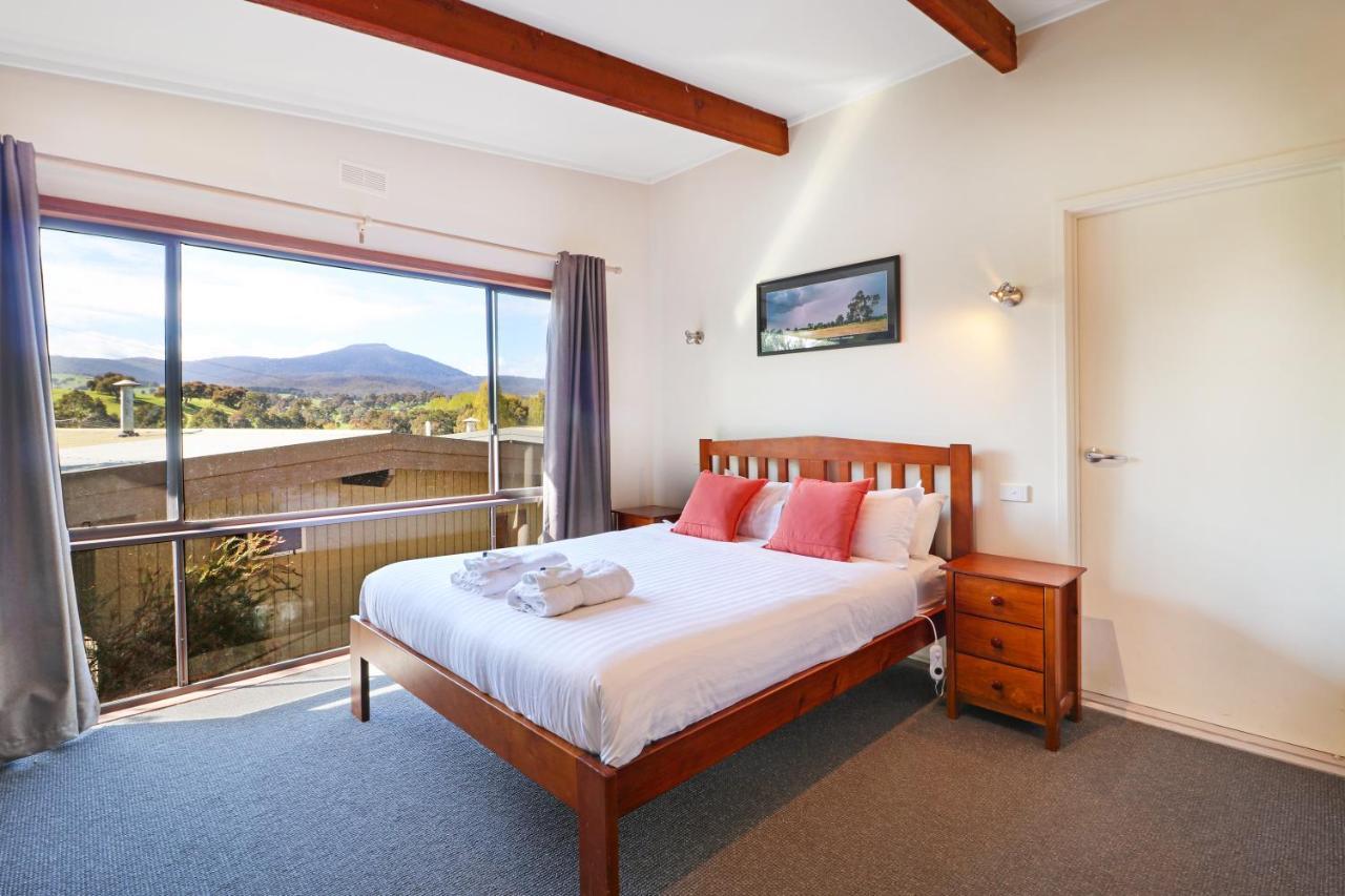 Off Mountain Accommodation Merrijig Extérieur photo