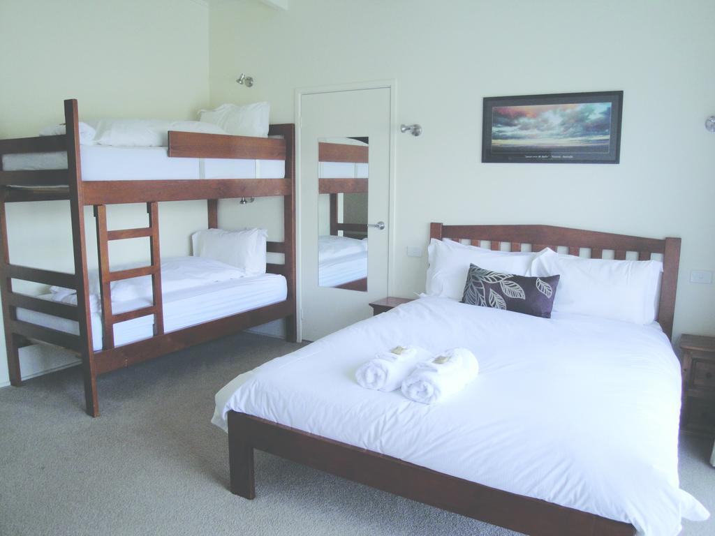Off Mountain Accommodation Merrijig Chambre photo